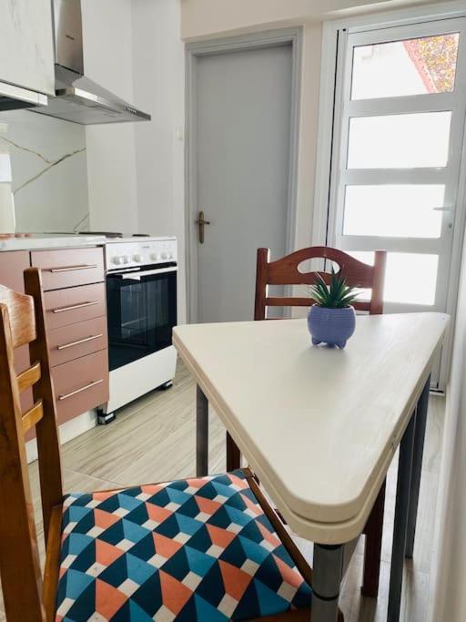 Modern 2Br Near Centre -5Min Wlk Daire Patras Dış mekan fotoğraf